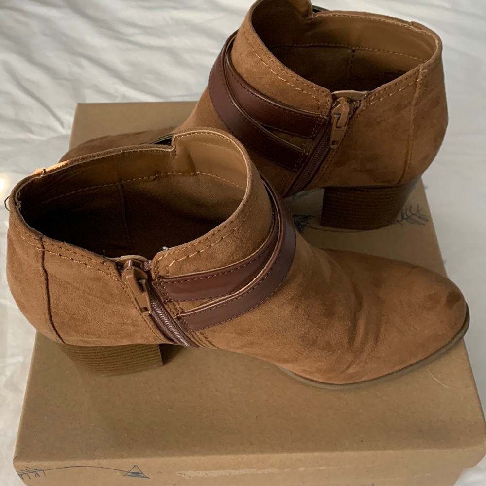Indigo Rd. Womens short booties